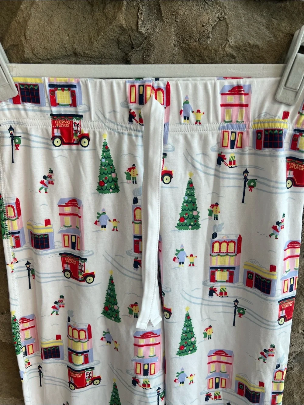 NWT TBBC size XS Coastal Living  Christmas lounge set in Merry Little Main print